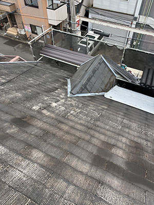 滋賀県大津市にてスレートからスーパーガルテクトへのカバー工法